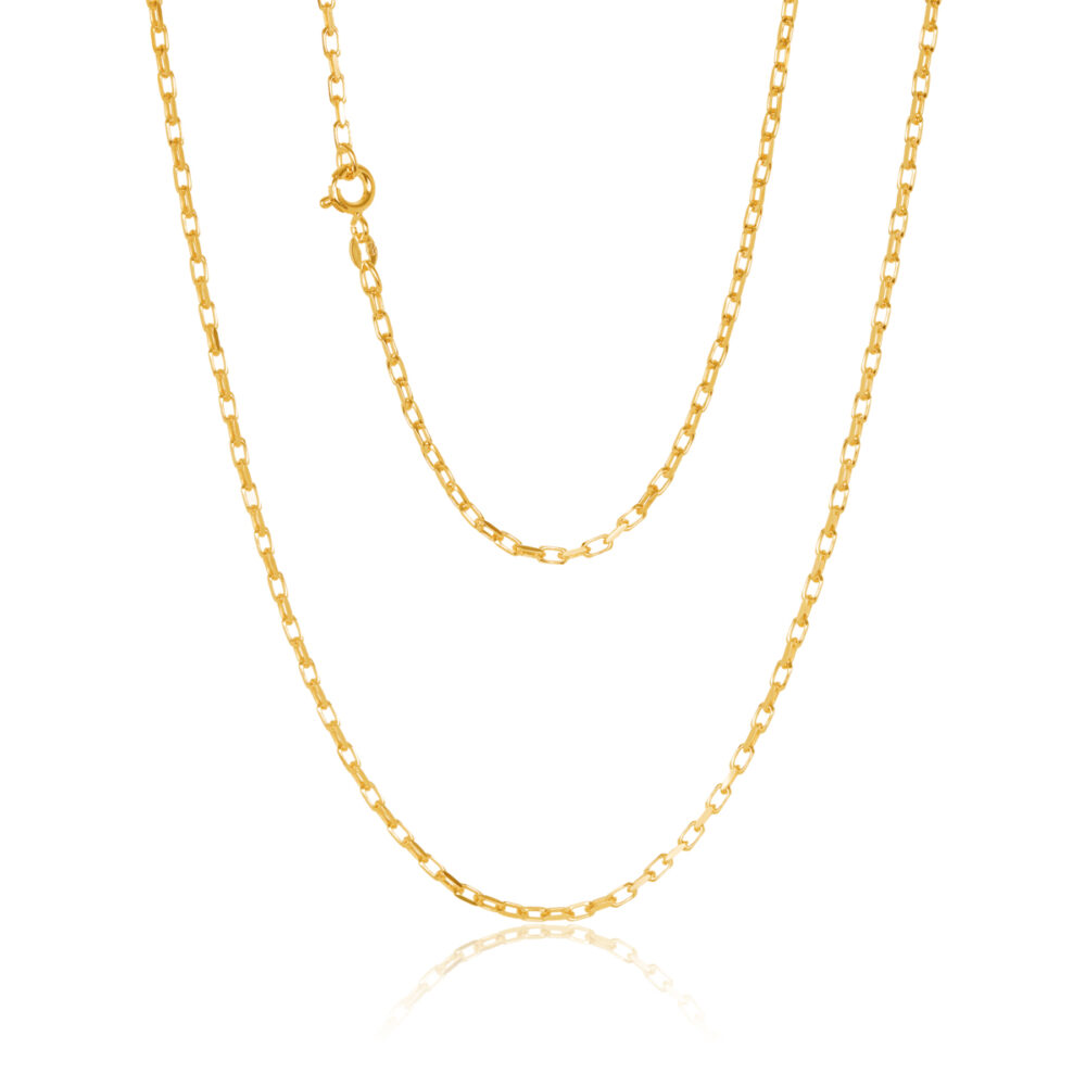 Close detail of a yellow-gold Cable Forzatina chain link