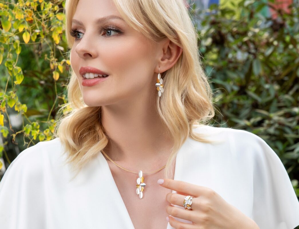 Partly gold-plated 925/- 44090 sterling silver with a sand matt surface Pendant Glittertind Collection