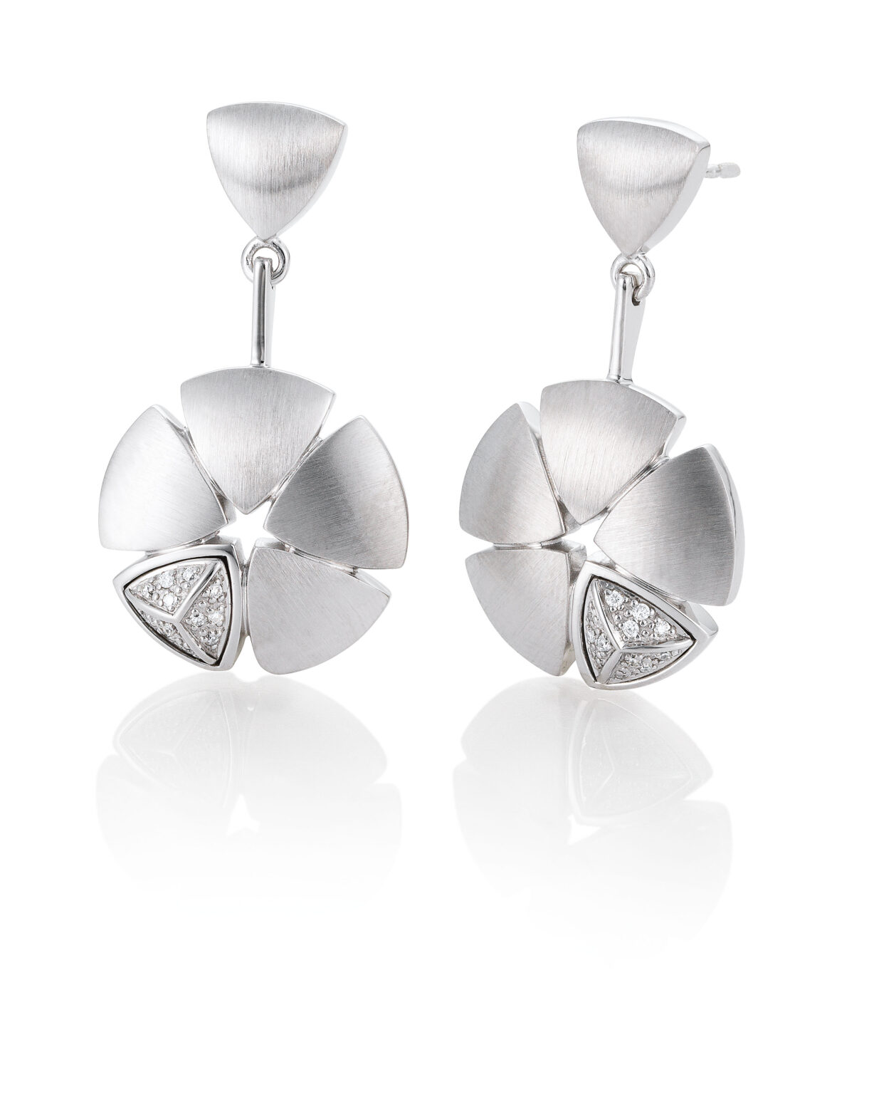 11/03015-0 - 925/- Rhodium Silver Diamond Earrings, 0.132 Ct. H/si