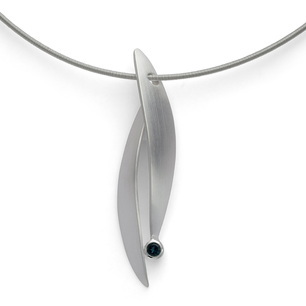49241 - 925/- Sterling Silver 925/- pendant, rh, matte, topaz London blue 0.13ct