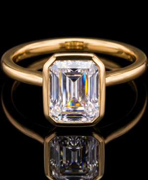 750/- Yellow Bezel Set Solitaire Lab Grow Emerald 1 Pcs TDW = 2.00ct D/E VVS-VS