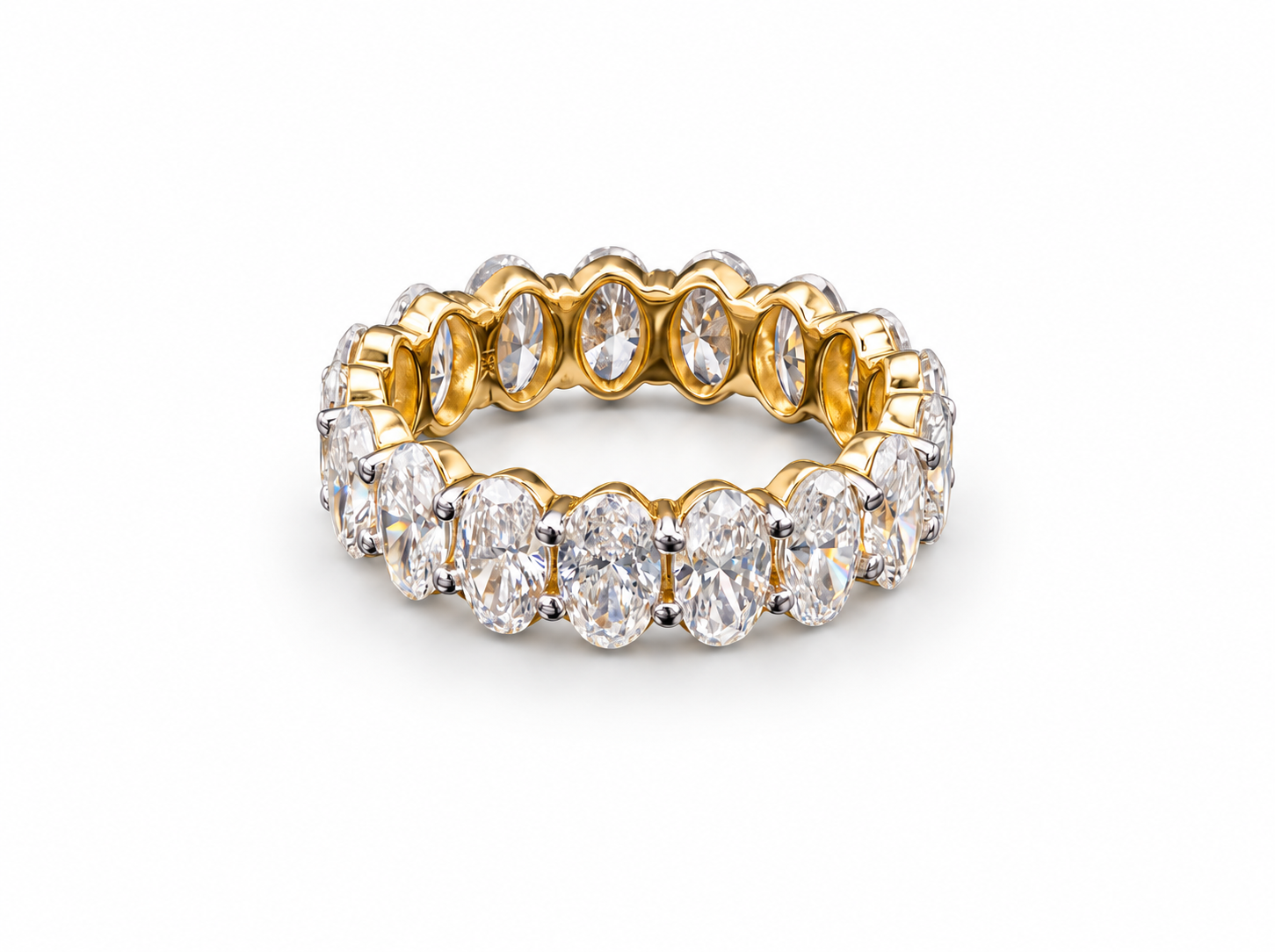 750/- Yellow Lab-Grown Oval Full-Way Wedding Band – TDW 4.82ct D/E/F VS1 – 17 Pcs 5.5 × 3.5mm