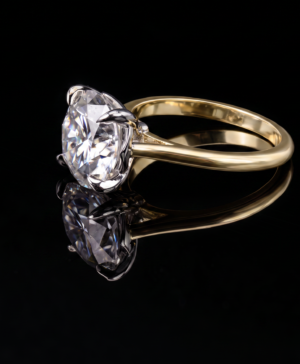 Alternative view of 750/- Yellow Band, White Setting 4 Claw RBC Solitaire Engagement Ring 1 Pc - 5.00ct D/E VVS-VS