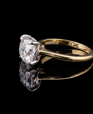 Alternative view of 750/- Yellow Band, White Setting 4 Claw Cushion Cut Solitaire Engagement Ring TDW: 3.65ct D/E VVS-VS