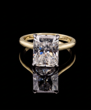 750/- Yellow Band, White Setting Lab Grown Diamond Elongated Radiant 4 Claw Solitaire Enagegement Ring 1 Pcs - TDW: 2.56ct D/E VVS-VS