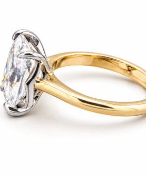 Alternative view of 750/- Yellow Band, White Setting Lab Grown Diamond Elongated Radiant 4 Claw Solitaire Enagegement Ring 1 Pcs - TDW: 2.56ct D/E VVS-VS