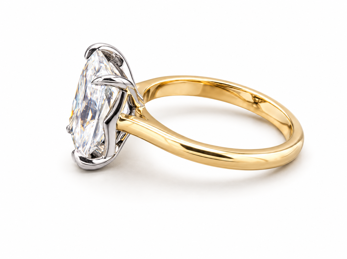 750/- Yellow Band, White Setting Lab Grown Diamond Elongated Radiant 4 Claw Solitaire Enagegement Ring 1 Pcs - TDW: 2.56ct D/E VVS-VS - Image 2