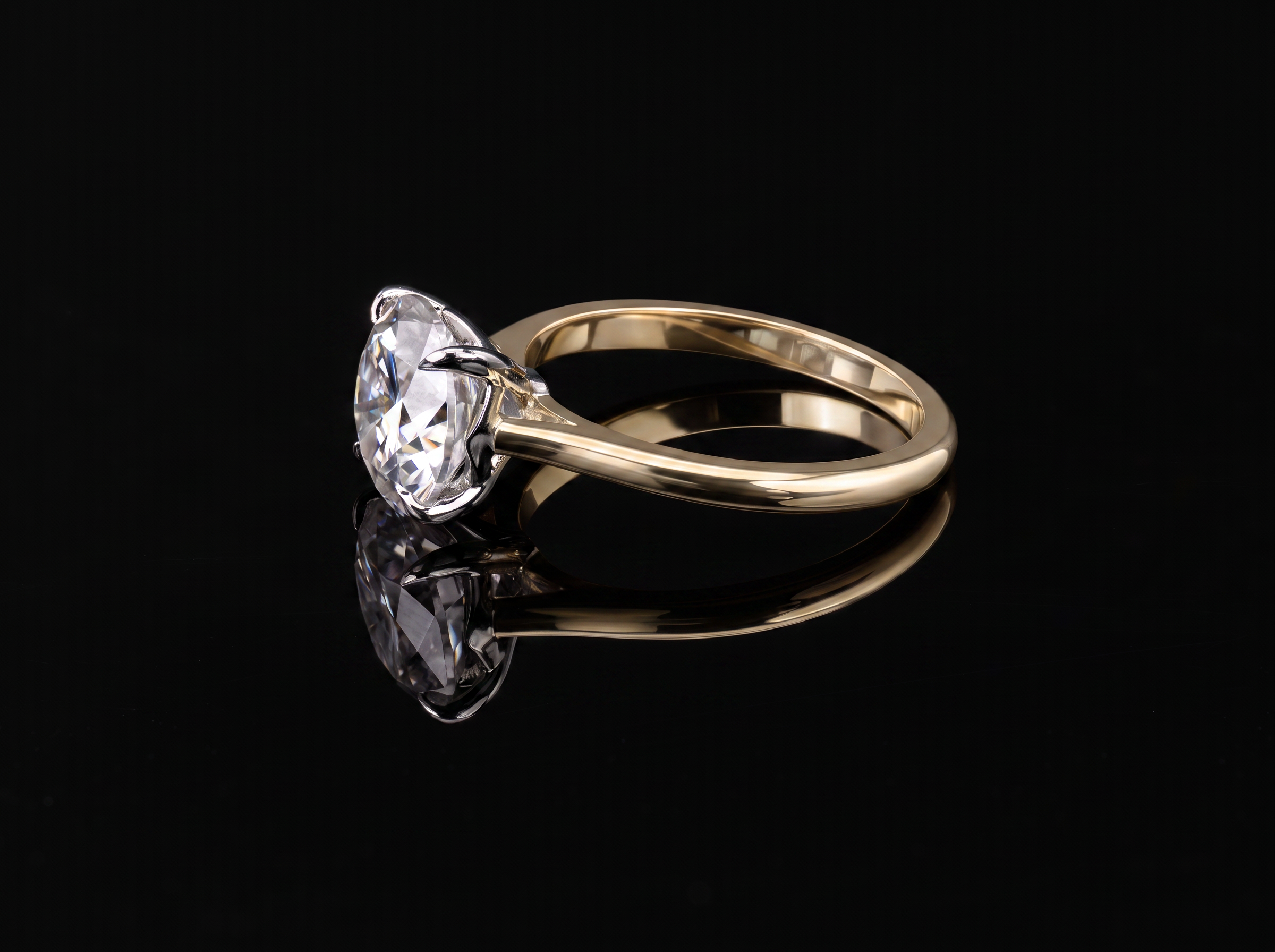 750/- Yellow Gold Band White Gold 4 Claw RBC Lab Grown Diamond Engagement Ring 1 Pcs - TDW: 3.00ct - Image 2