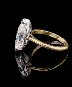 Alternative view of 750/- Yellow Band, White Setting Lab Grown Marquise Diamond 2 Claw Solitaire 1 Pcs - TDW:4.25ct D/E VVS-VS