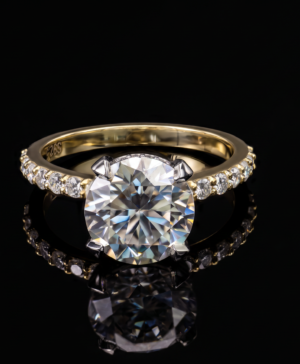 750/- Two-Tone Lab Grown Round Centre With Hidden Halo & Diamonds On The Band - TDW 3.43ct
