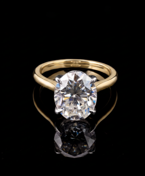 750/- Yellow Band, White Setting Lab Grown Oval Solitaire Engagement Ring 1 Pcs - TDW: 3.50Ct D/E VVS-VS