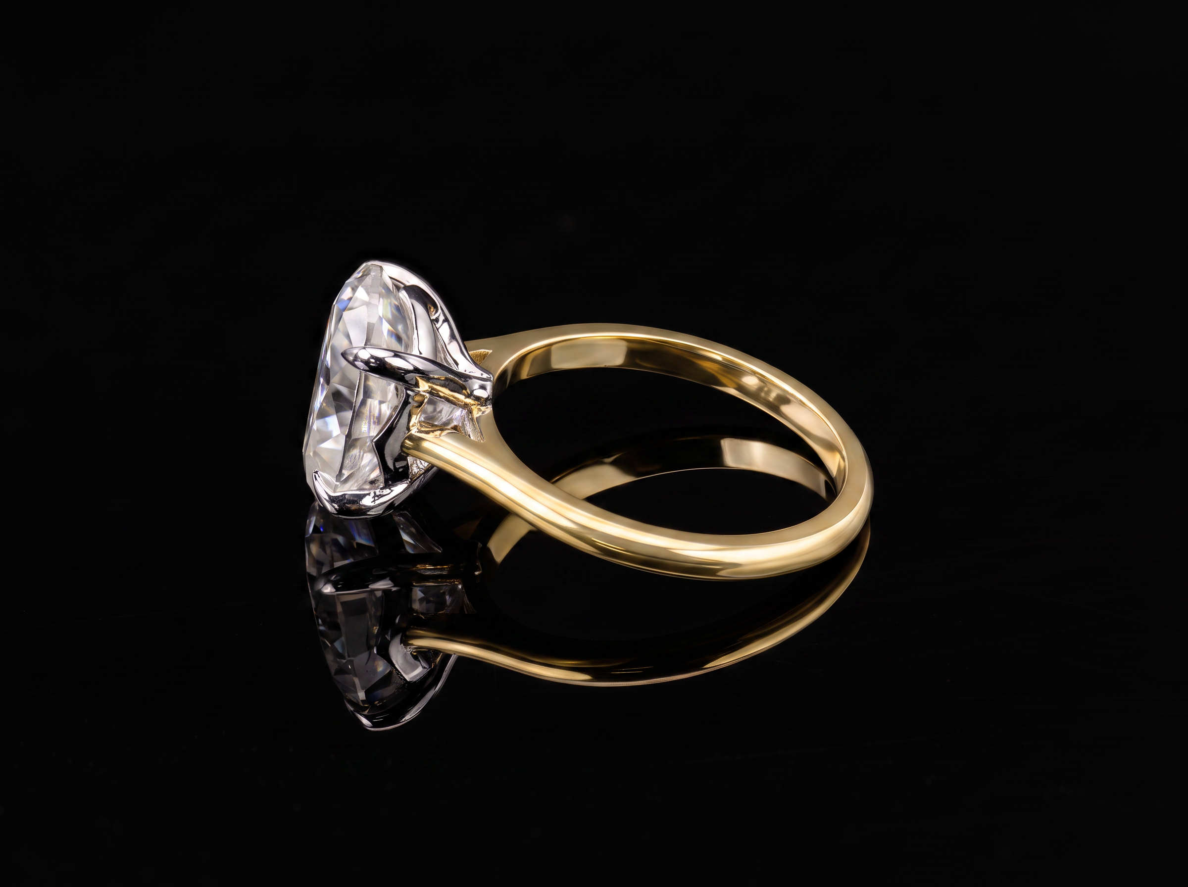 750/- Yellow Band, White Setting Lab Grown Oval Solitaire Engagement Ring 1 Pcs - TDW: 3.50Ct D/E VVS-VS - Image 2