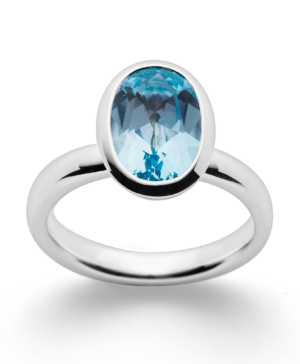 2528154 – 925/- Ring, rho. polished, blue topaz 3.78ct