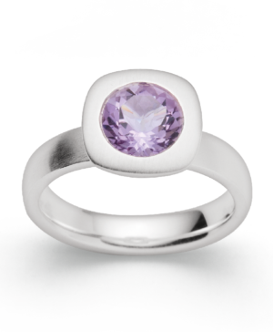 2583056 – 925/- Ring matte, amethyst 1.42 ct