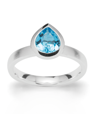3370058 – 925/- Ring matte/shiny, blue topaz 1.54ct