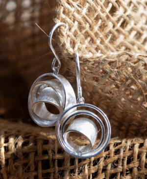 39280 – 925/- earrings brushed