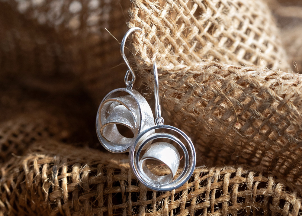 39280 – 925/- earrings brushed