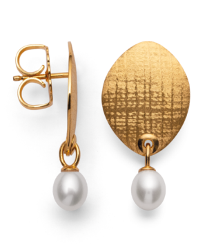 39460 – 925/- Earrings, fg brushed/shiny cultured pearl 3.18ct