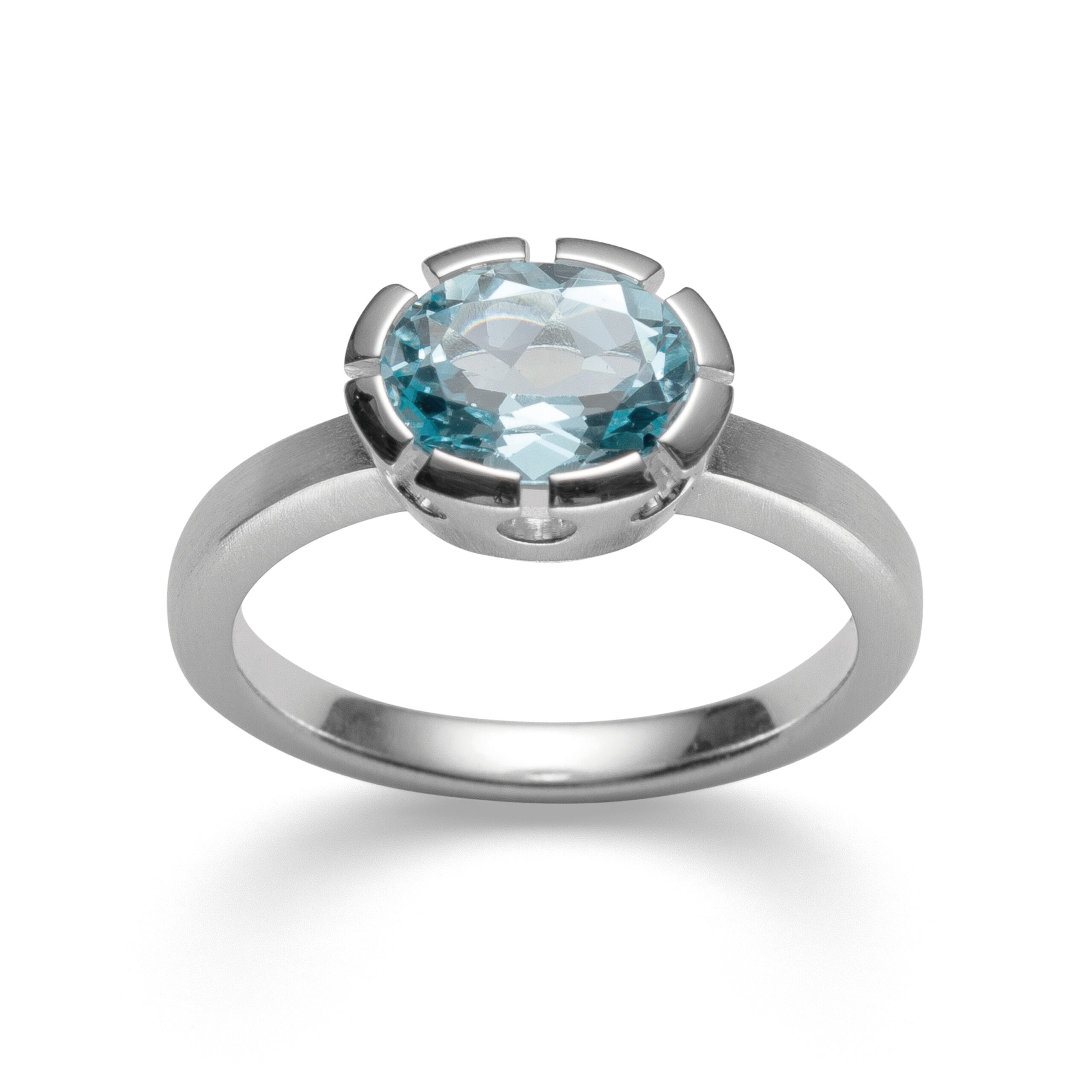 4000054 – 925/- Ring blank, blue topaz 1.96 ct