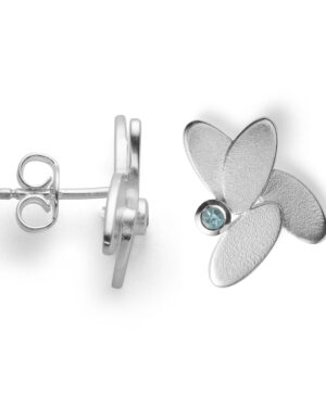 40370 – 925/- Earrings sandblasted, blue topaz 0.09ct