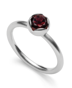 4137156 – 925/- call, rho. matte, garnet 0.83ct