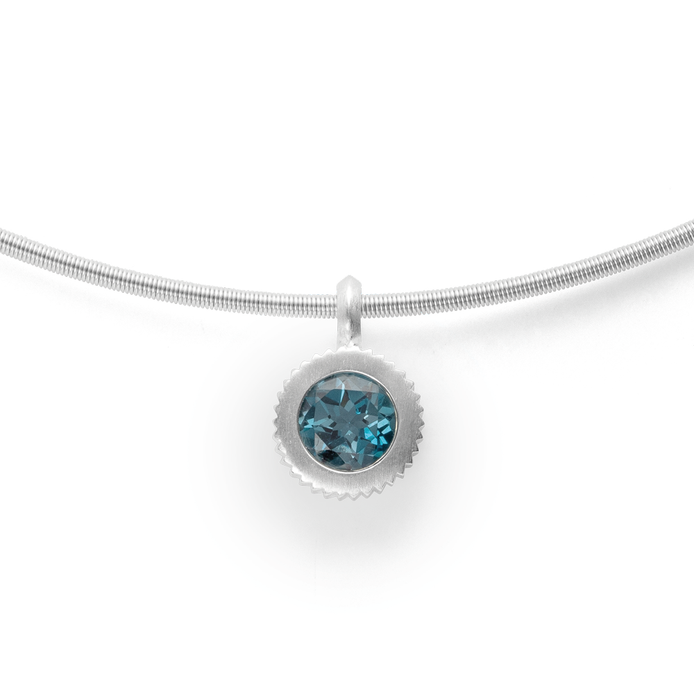41950 – 925/- Pendant matte, Topaz London Blue 1.00ct