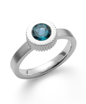 4197058 – 925/- Ring matte, Topaz London Blue 0.99ct