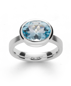 4205052 – 925/- Ring matte/shiny, blue topaz 3.79ct*