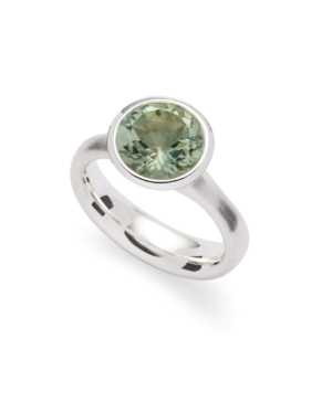 4725056 – 925/- ring, matt/pol., amethyst green 3.1 ct