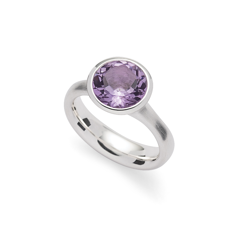 4731154 – 925/- ring, rhodium plate, matt/polished, amethyst 3.2 ct