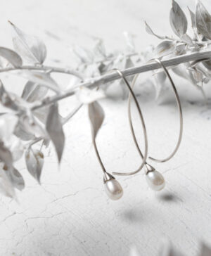 28211 – 925/- earring, matte rho., white cultured pearl 4.30ct - Image 3